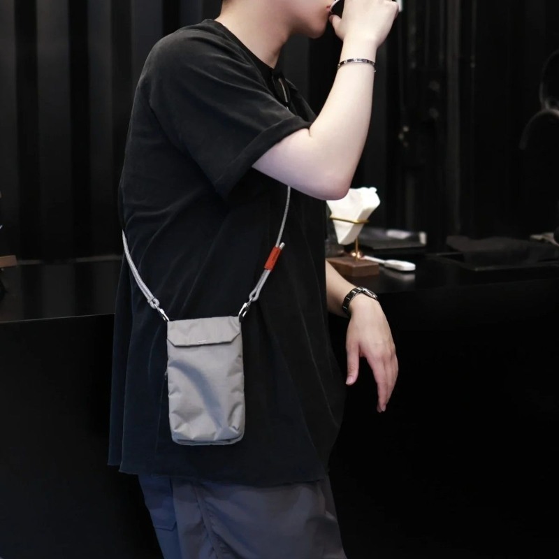 Men Slim Fit Crossbody Phone B - Phone Bag Crossbody ulasan dan harga